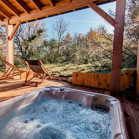 Aux Trois Chenes Spas アパート *