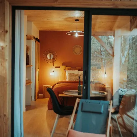 Aux Trois Chenes Spas Апартаменты Меркюе